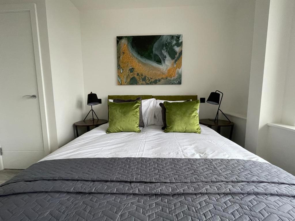 Kingsbridge Point - Cosy One Bed Apartments Near Town Centre, Суиндон Экстерьер фото