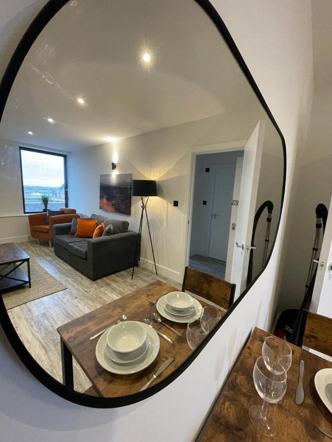 Kingsbridge Point - Cosy One Bed Apartments Near Town Centre, Суиндон Экстерьер фото