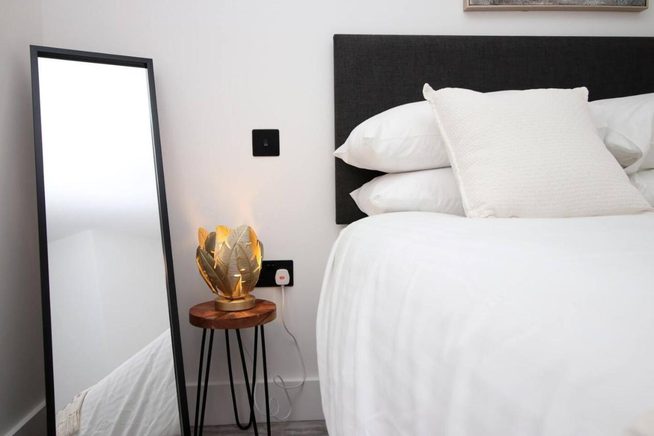 Kingsbridge Point - Cosy One Bed Apartments Near Town Centre, Суиндон Экстерьер фото
