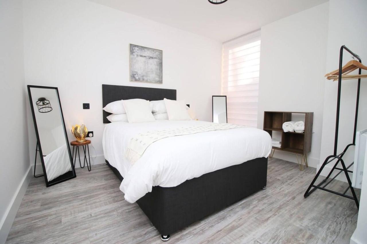 Kingsbridge Point - Cosy One Bed Apartments Near Town Centre, Суиндон Экстерьер фото