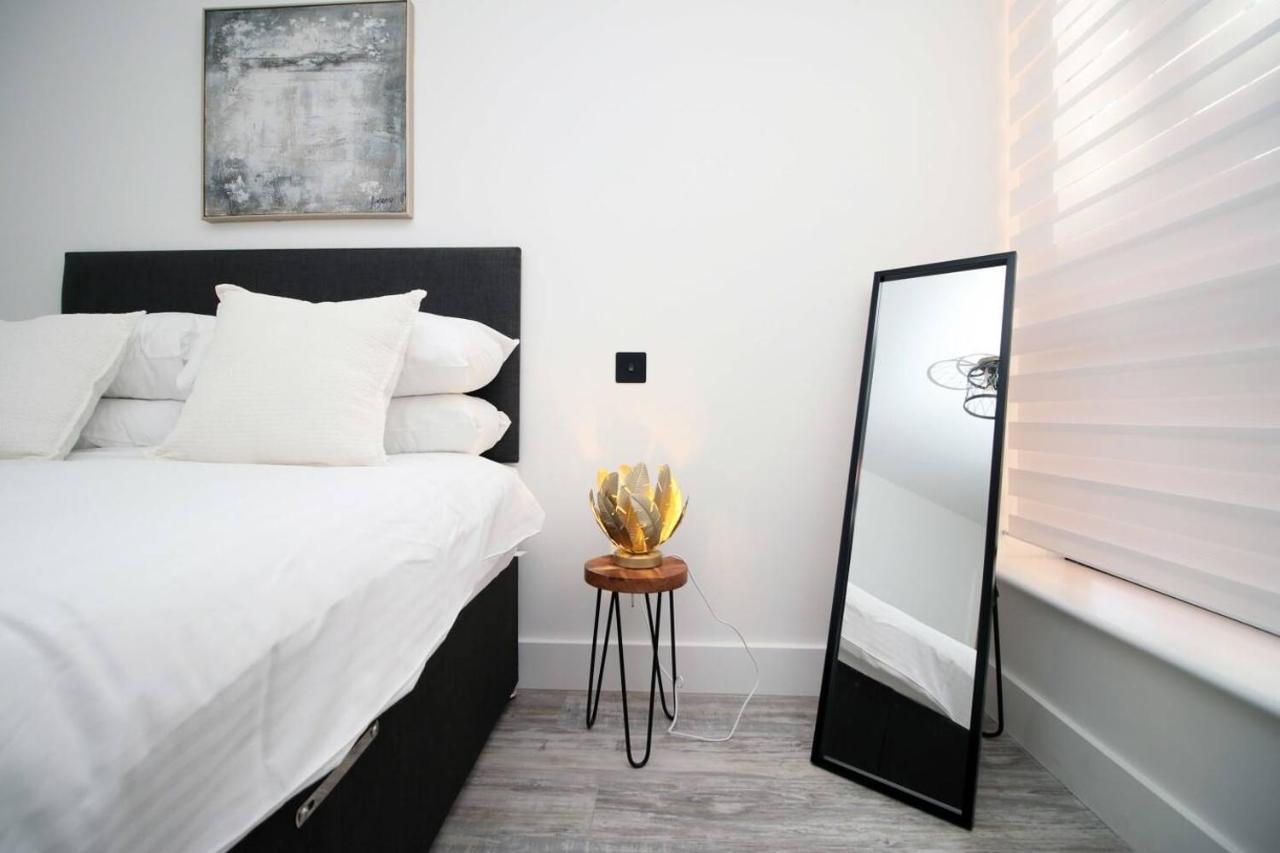 Kingsbridge Point - Cosy One Bed Apartments Near Town Centre, Суиндон Экстерьер фото