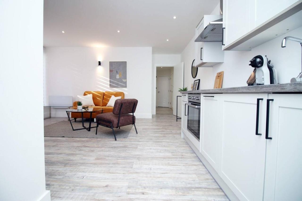 Kingsbridge Point - Cosy One Bed Apartments Near Town Centre, Суиндон Экстерьер фото