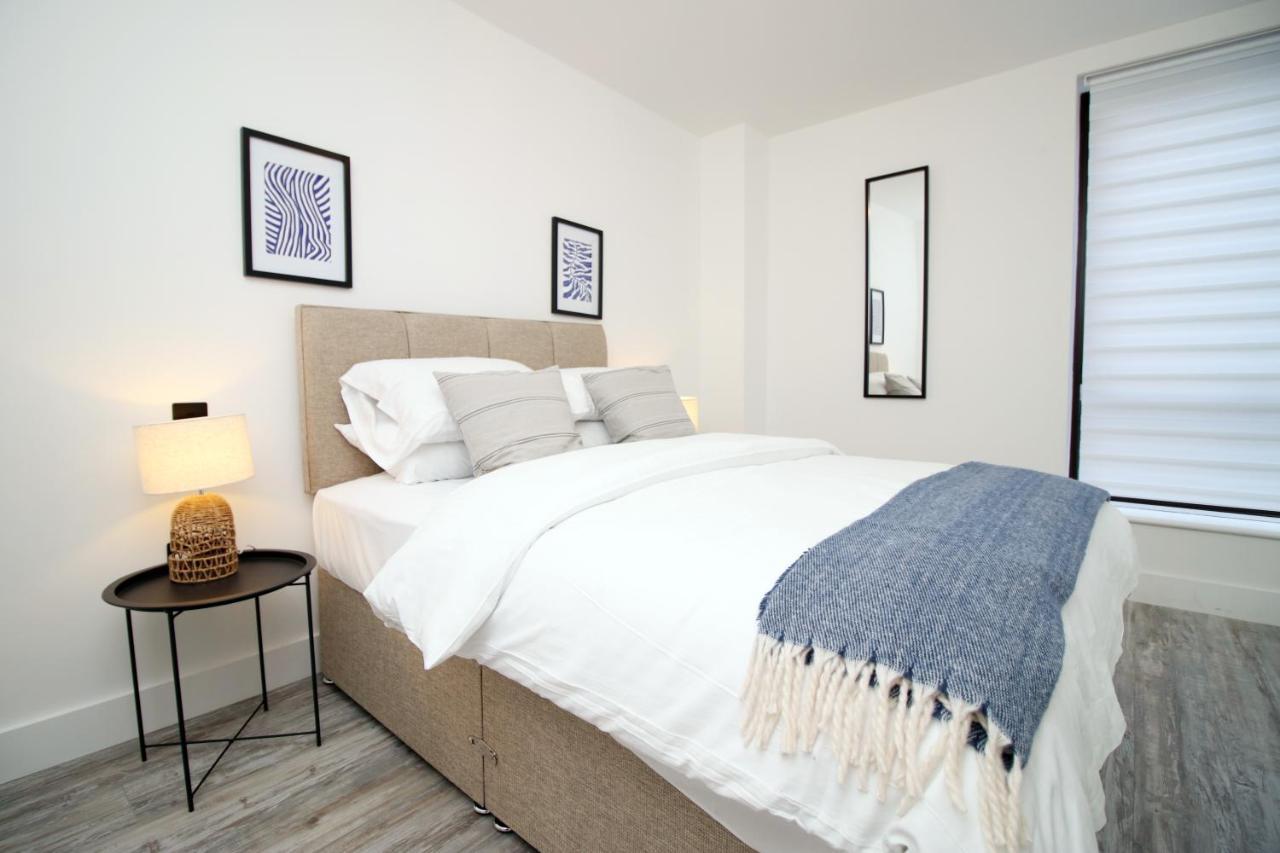 Kingsbridge Point - Cosy One Bed Apartments Near Town Centre, Суиндон Экстерьер фото