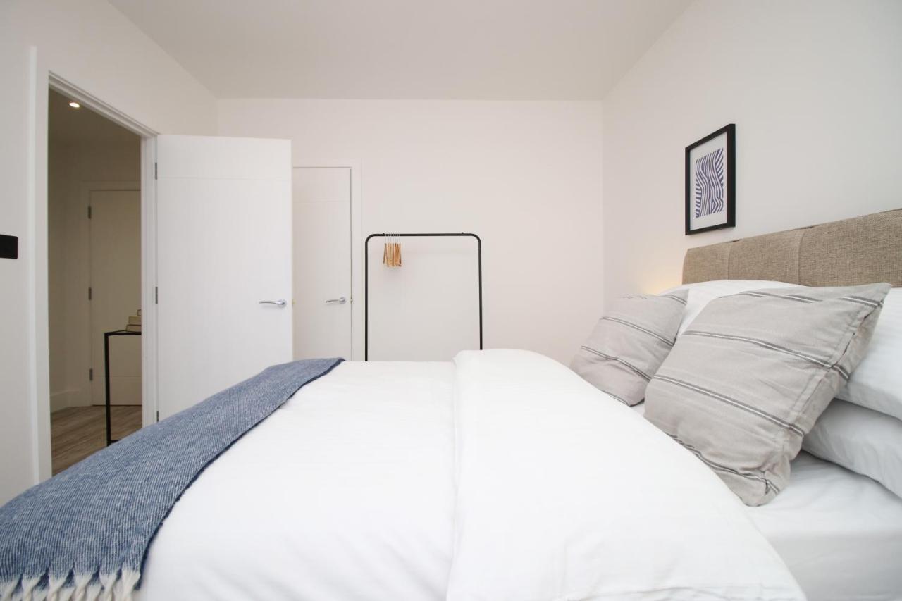 Kingsbridge Point - Cosy One Bed Apartments Near Town Centre, Суиндон Экстерьер фото