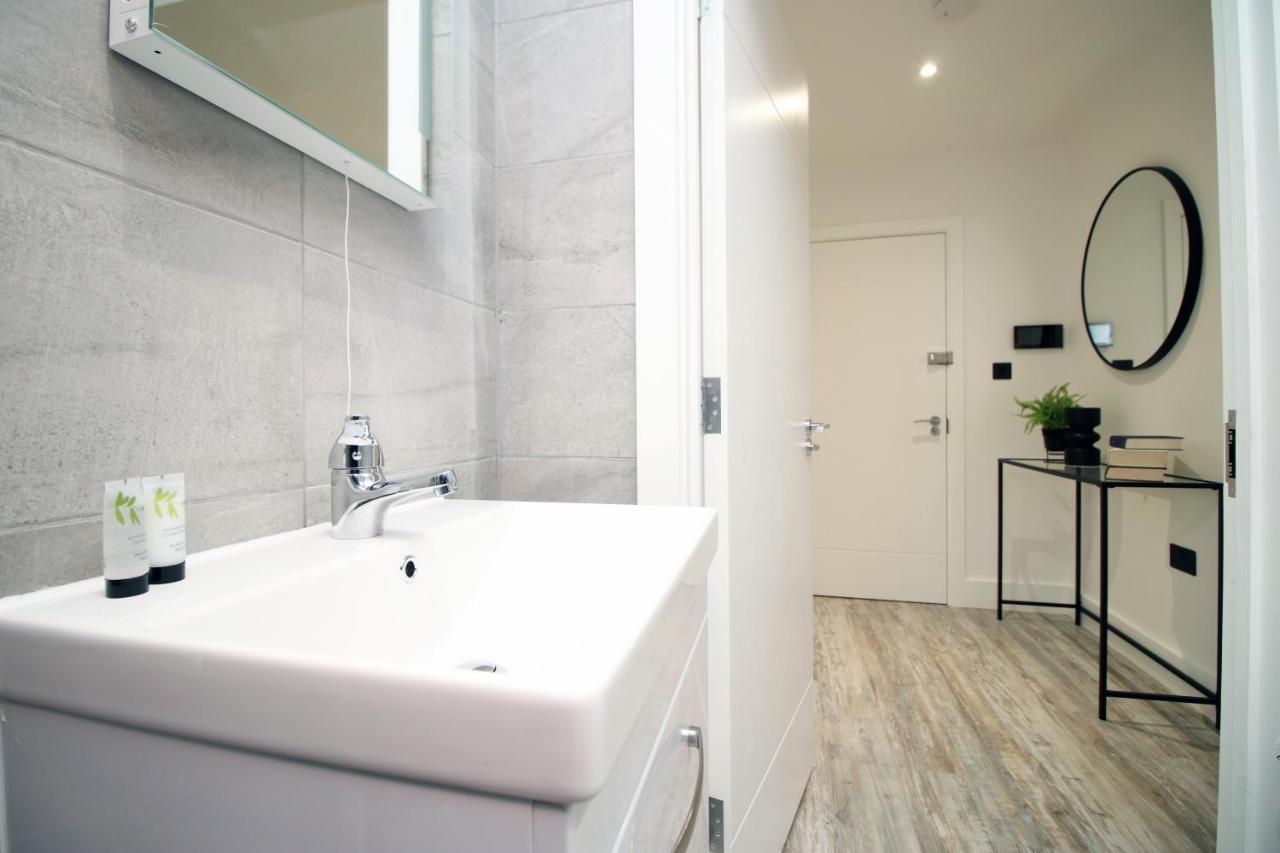 Kingsbridge Point - Cosy One Bed Apartments Near Town Centre, Суиндон Экстерьер фото